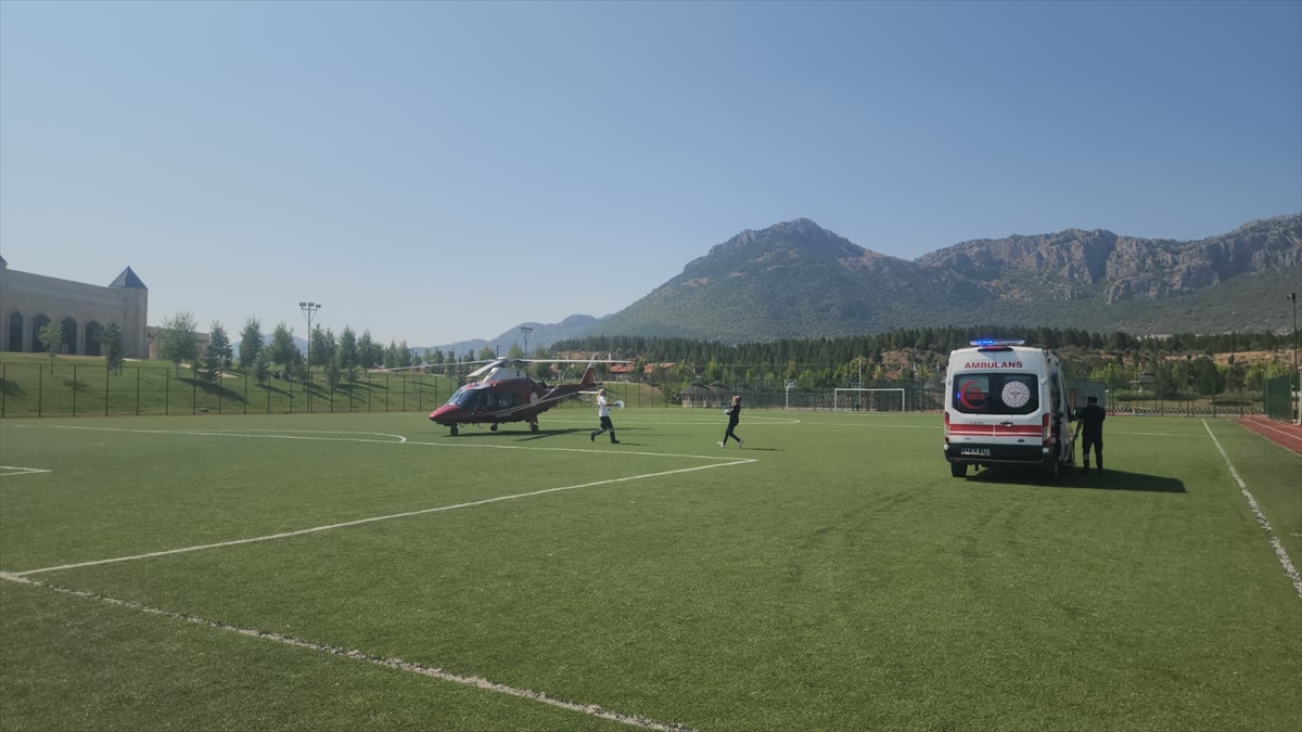 Seydişehir'de Mucize: Ölü Doğan Bebek 10 Dakikalık Kalp Masajıyla Hayata Döndürüldü, Hava Ambulansıyla Konya'ya Sevk Edildi - Görsel 1