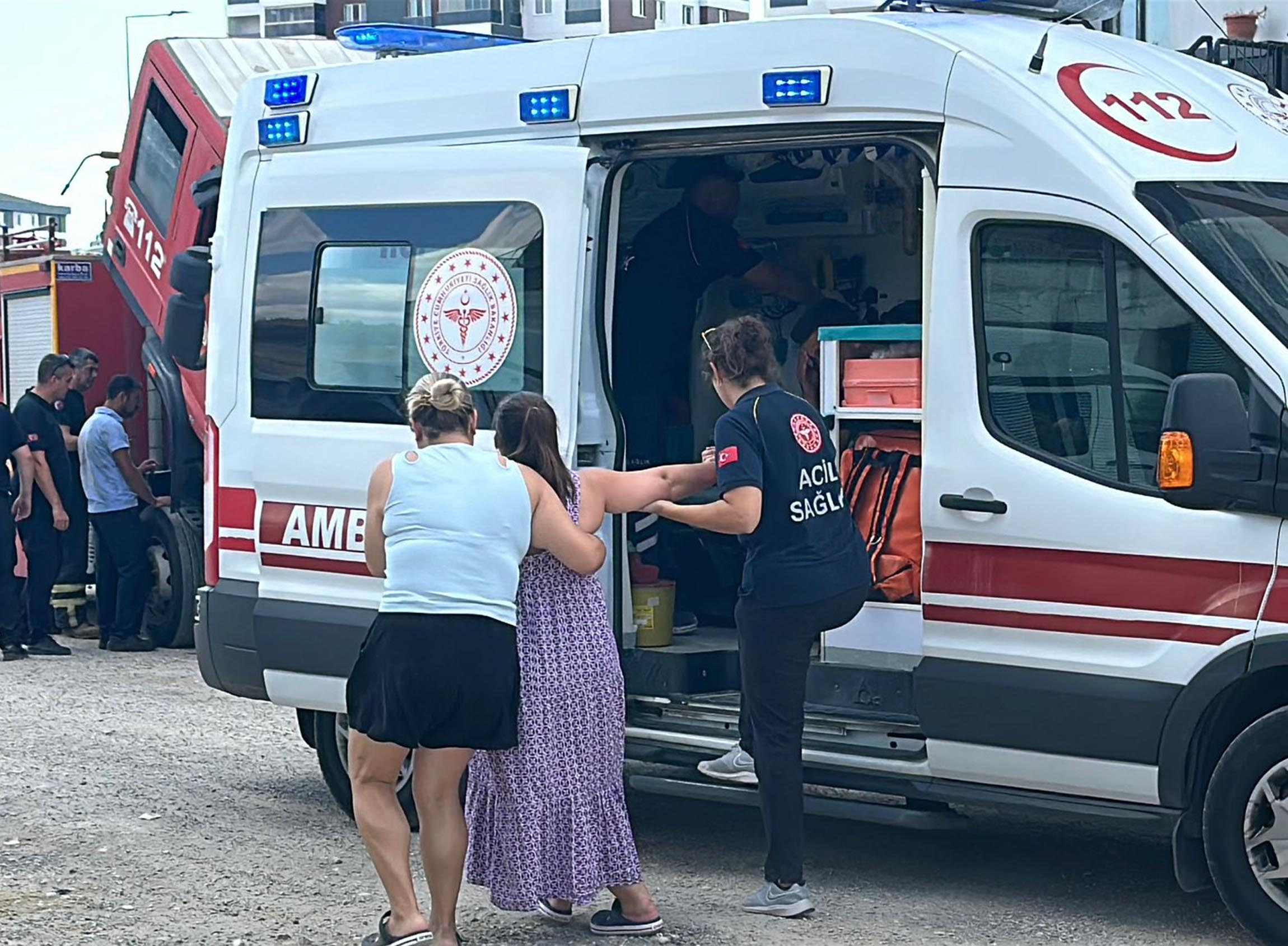 Edirne de Eşini ve oğlunu boğup, bıçakla intihara kalkıştı - Görsel 5