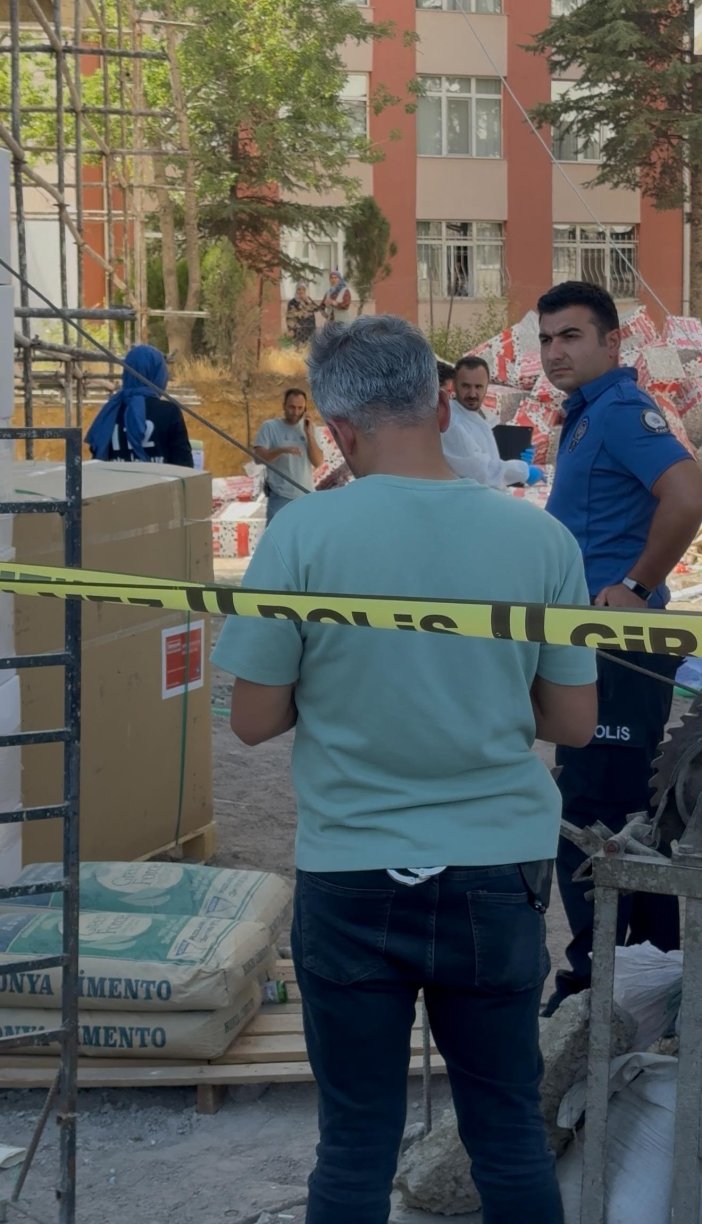 Seydişehir'de İnşaat Halindeki Apartmanın Önünde Bir Kişi Ölü Bulundu - Görsel 1