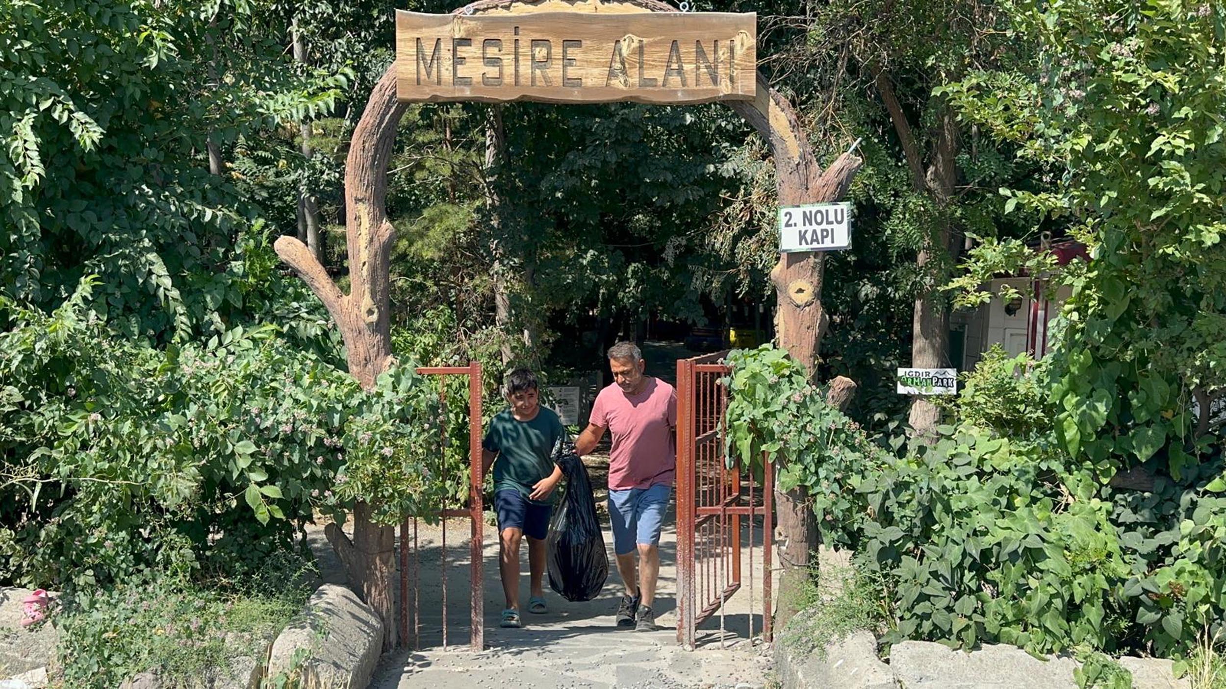 Iğdır- Kent ormanında kampanya: Çöpünü topla, giriş ve hizmet ücreti ödeme  - Görsel 2