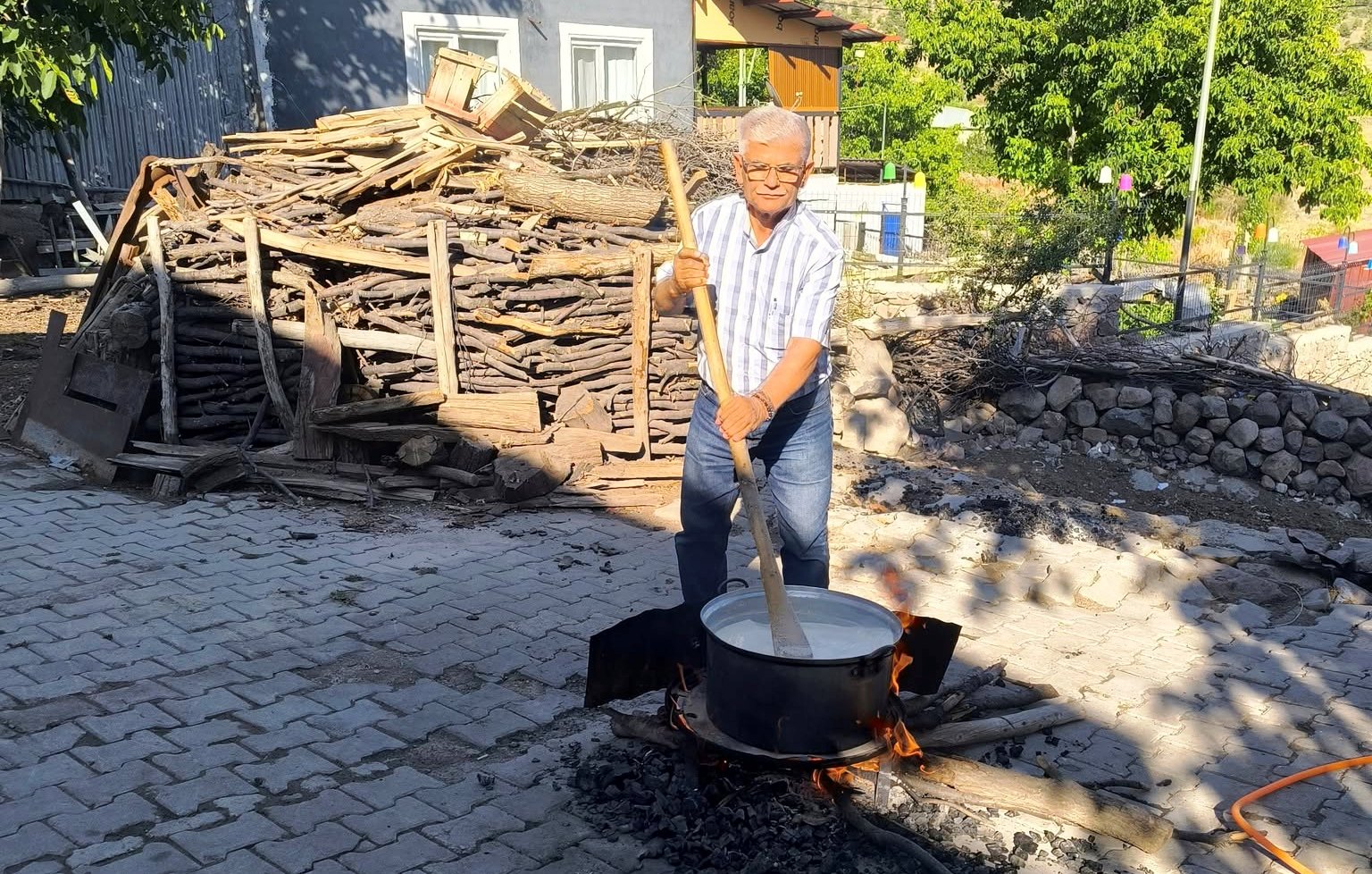 Seydişehir’in Bükçe Mahallesi’nde Diş Tarhanası Geleneği Sürdürülüyor - Görsel 2