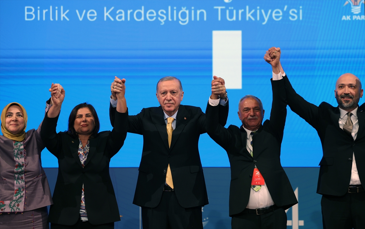 CHP'den istifa eden Özlem Çerçioğlu AK Parti'ye katıldı - Görsel 1