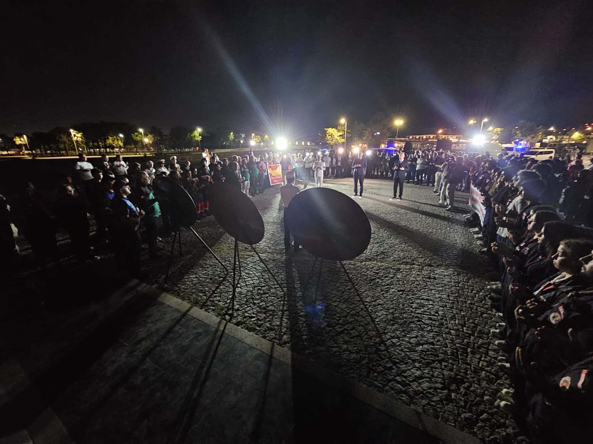 17 Ağustos Depreminde hayatını kaybedenler, depremin merkez üssü Gölcük’te anıldı - Görsel 3