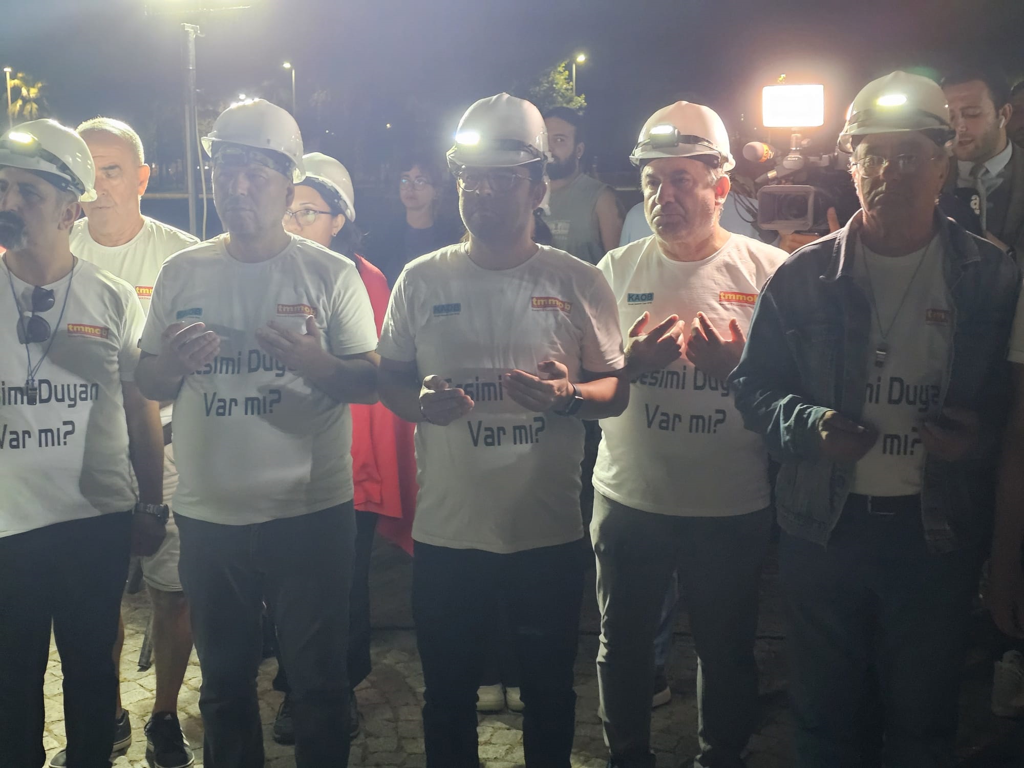 17 Ağustos Depreminde hayatını kaybedenler, depremin merkez üssü Gölcük’te anıldı - Görsel 8