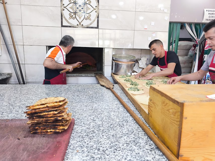 Seydişehir’de Pazar Geleneği: Etliekmek Fırınlarında Yoğun Mesai - Görsel 2