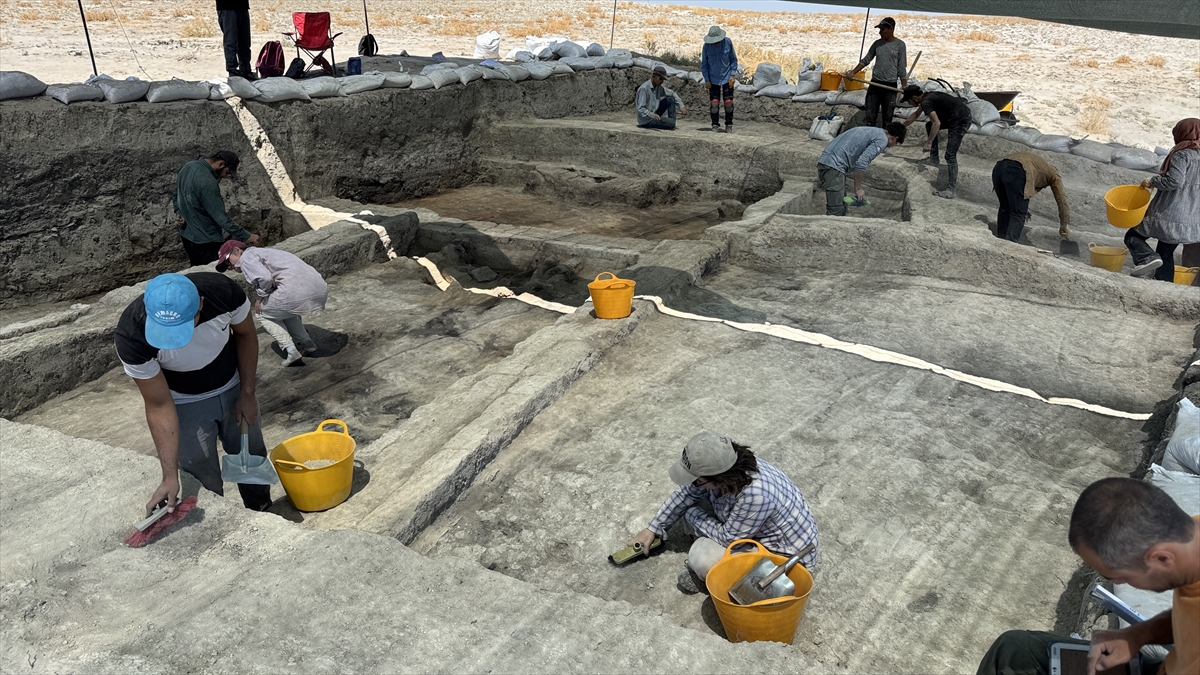 Konya Türkmen Karahöyük kazısında buluntular heyecan uyandırdı - Görsel 5