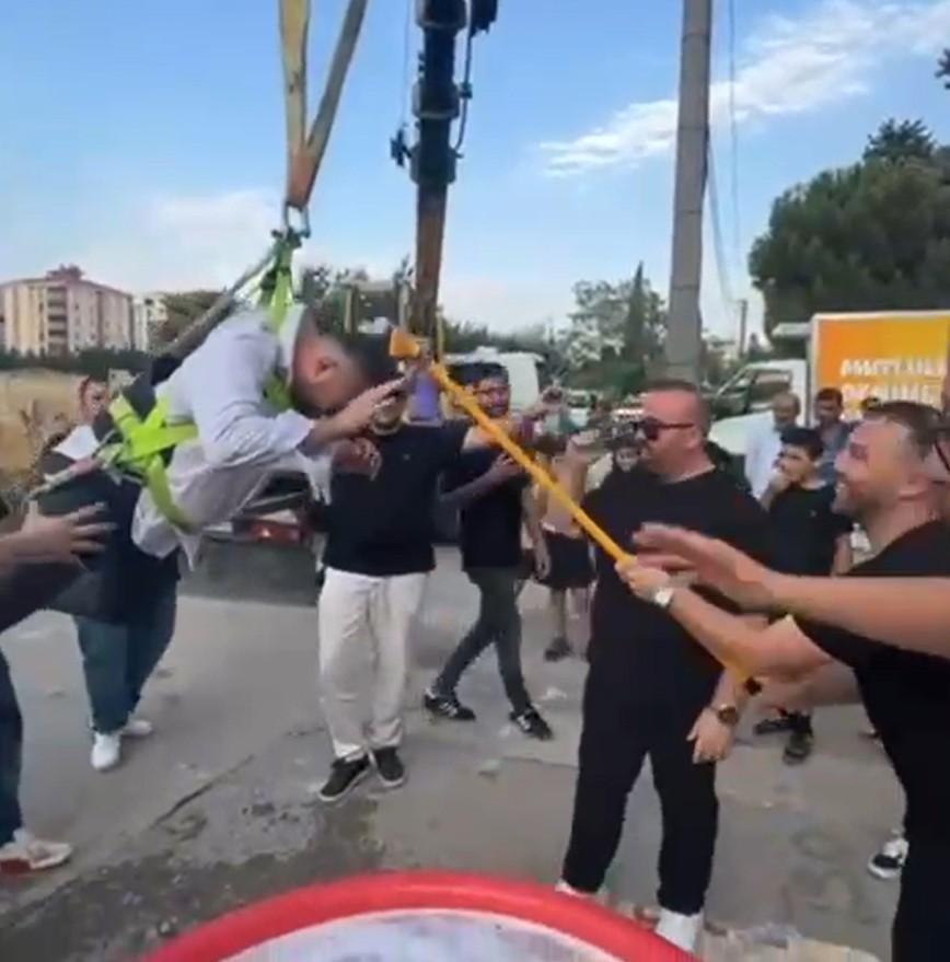 Damadı vinçle havaya kaldırıp, çiftetelli oynattılar - Görsel 5
