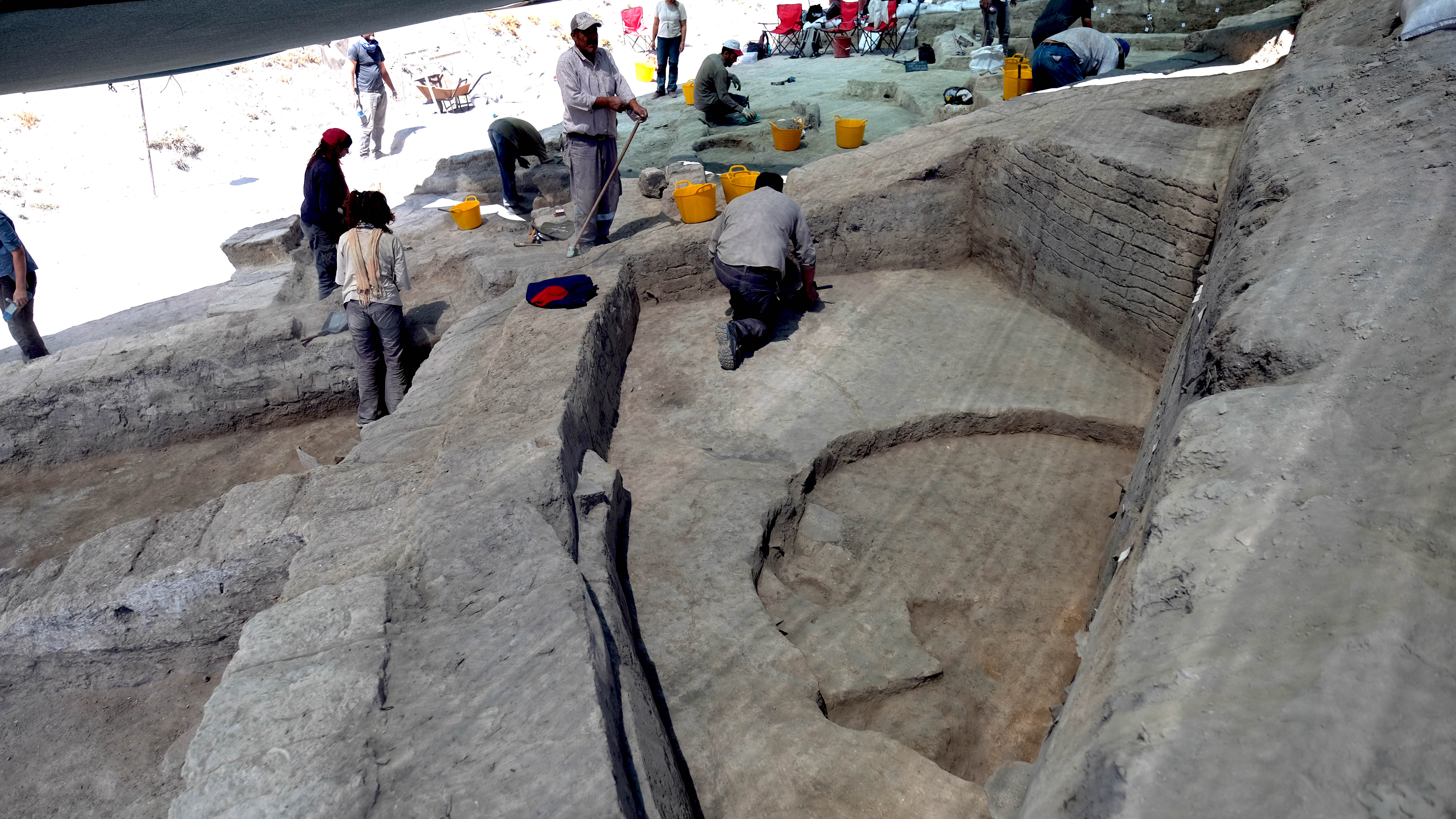 Konya Türkmen Karahöyük kazısında buluntular heyecan uyandırdı - Görsel 13