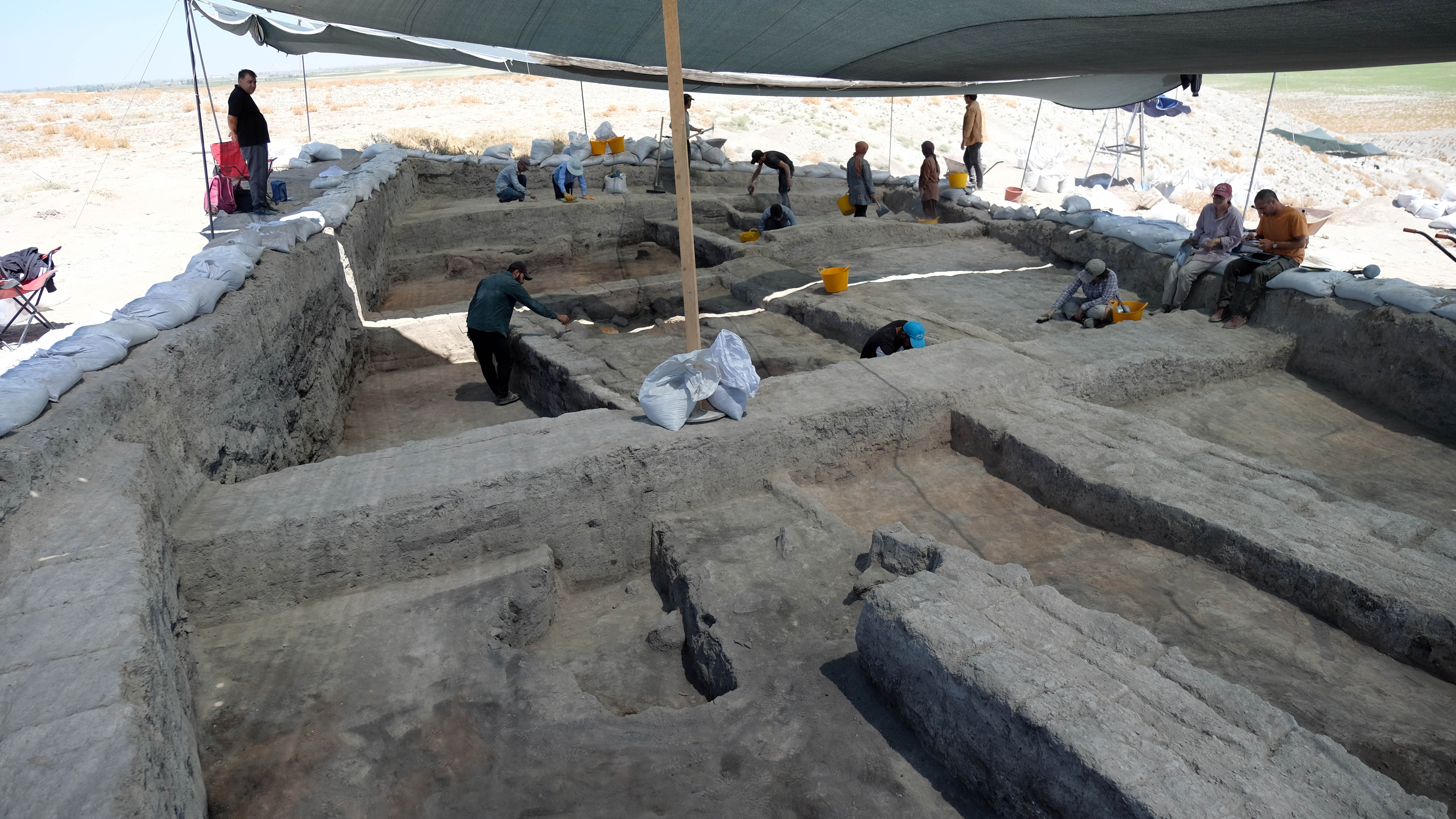 Konya Türkmen Karahöyük kazısında buluntular heyecan uyandırdı - Görsel 14