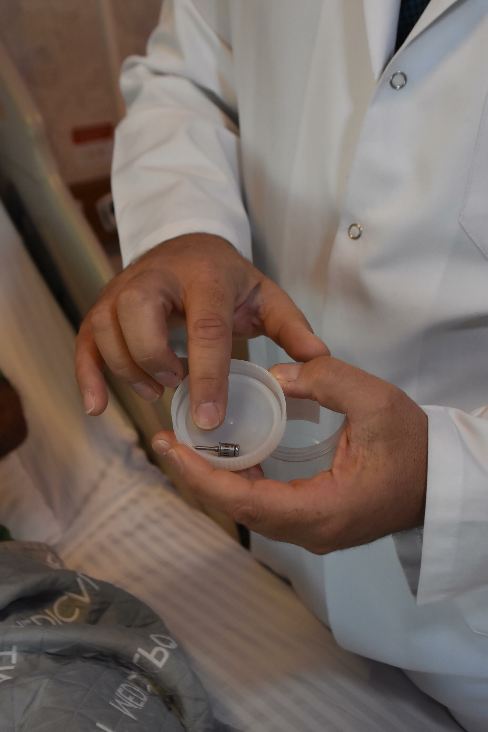 İZMİR'de Akciğerinden diş implantı çıktı - Görsel 2