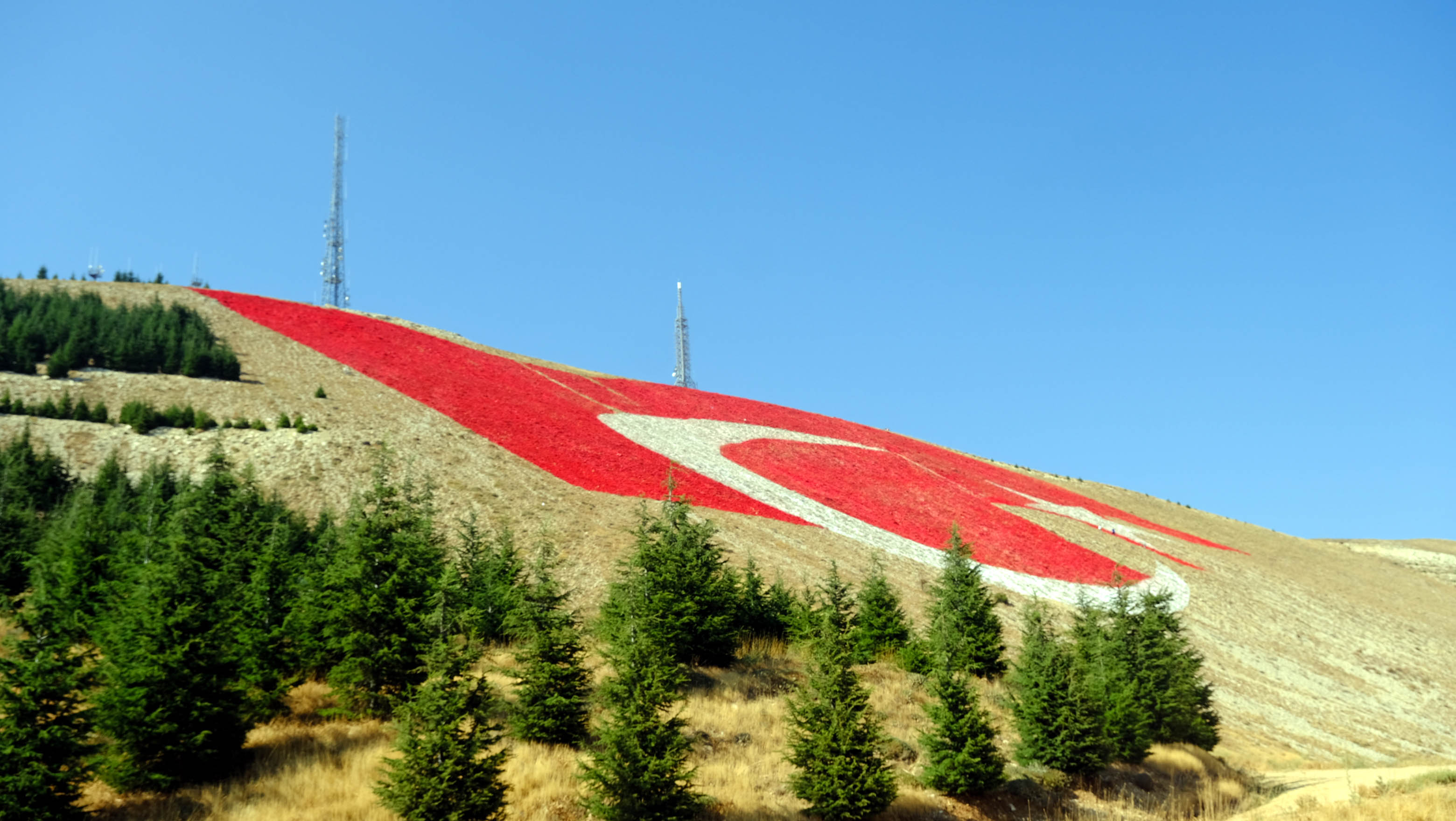 Türkiye’nin en büyük bayrağı Kahramanmaraş dağlarına işleniyor - Görsel 3