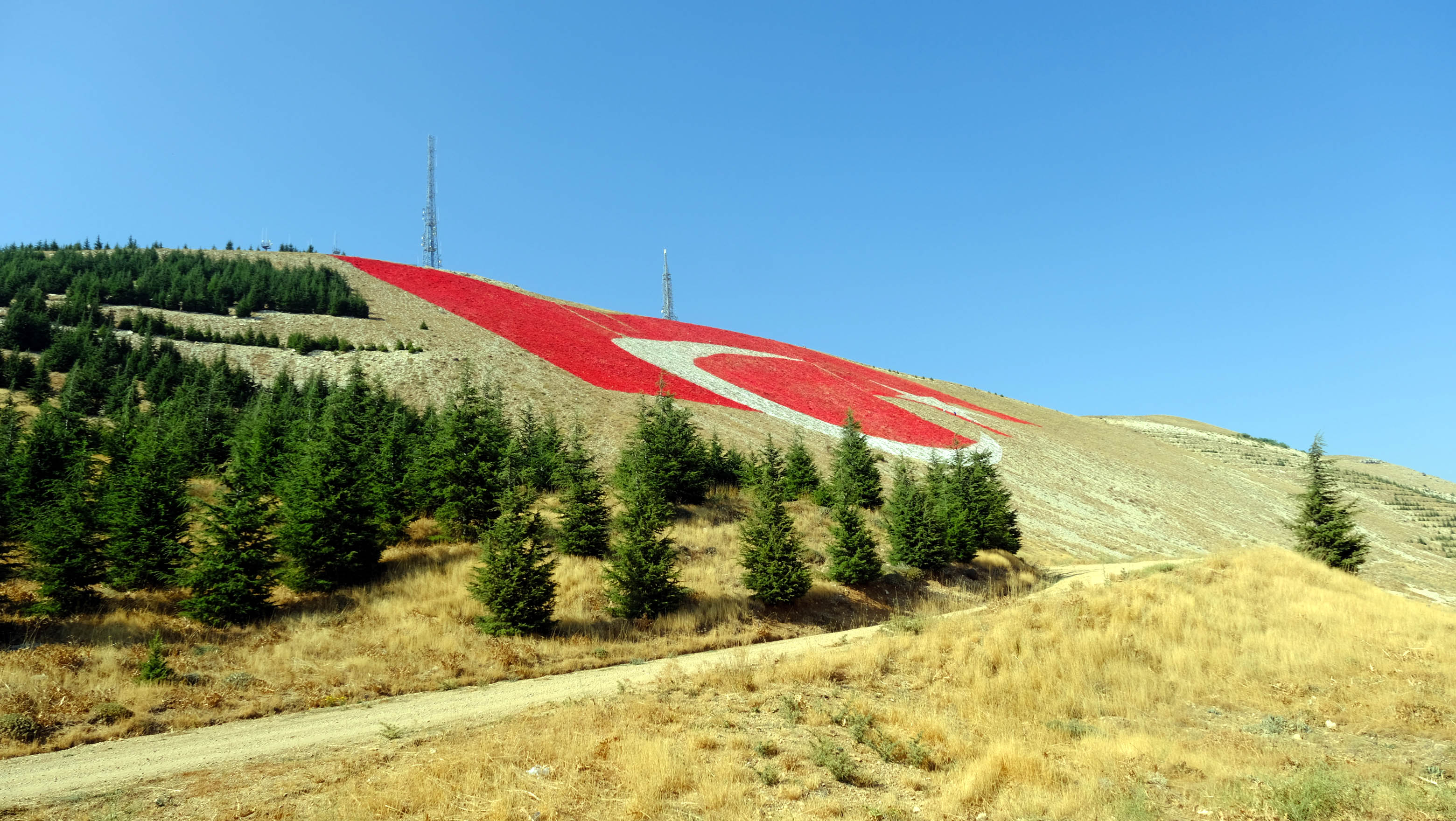 Türkiye’nin en büyük bayrağı Kahramanmaraş dağlarına işleniyor - Görsel 4