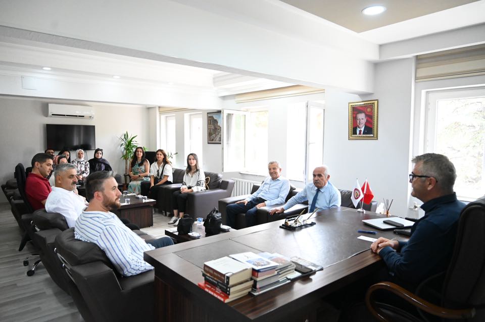 BAŞKAN USTAOĞL’NDAN TEŞEKKÜR PLAKETİ  - Görsel 6