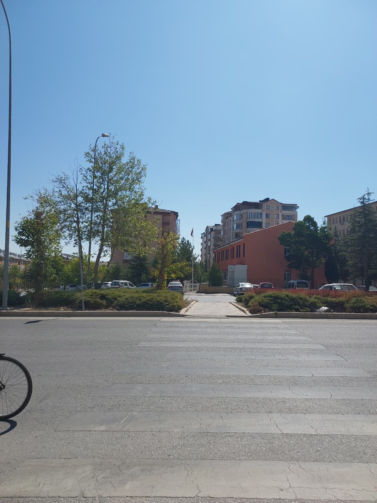 Seydişehir'de Yaya Geçidi Belirsizliği: "Okullar Açılmadan Önlem Alınsın" - Görsel 4