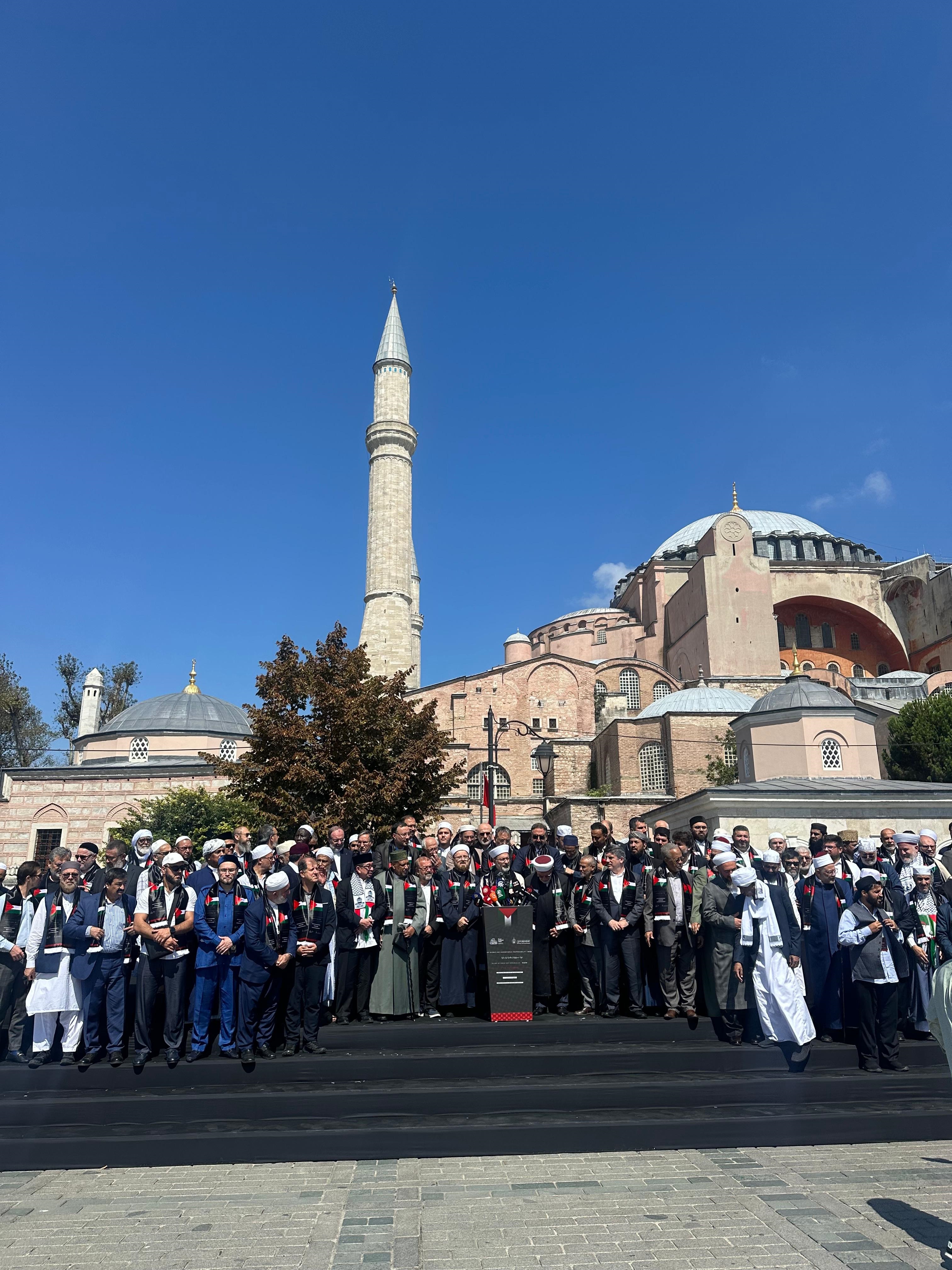 İstanbul - Gazze Konferansı'nın sonuç bildirgesi Ayasofya Camii'nde açıklandı - Görsel 1