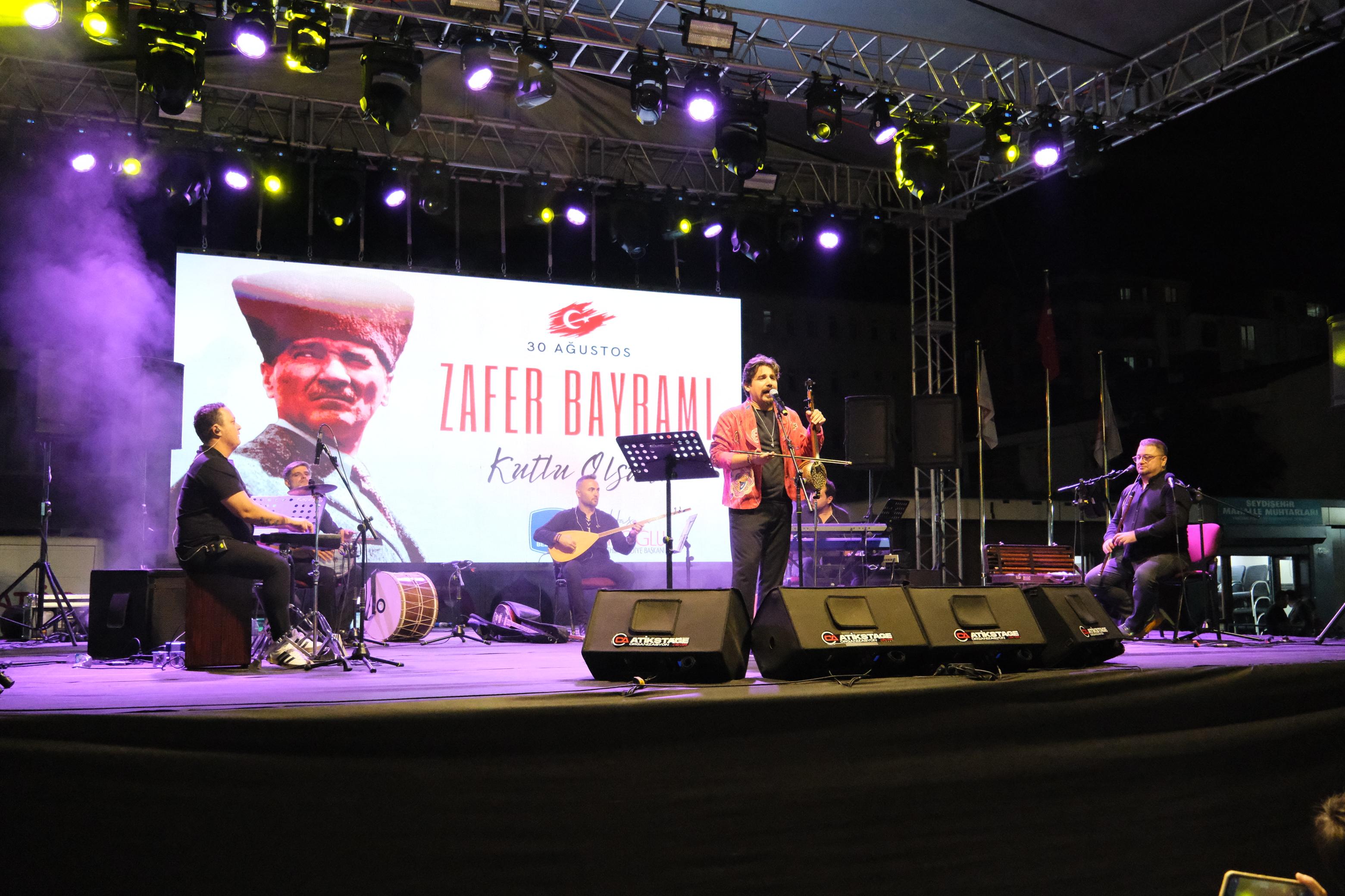 SEYDİŞEHİR BELEDİYESİ TARAFINDAN GERÇEKLEŞTİRİLEN 30 AĞUSTOS ZAFER BAYRAMI KUTLAMALARI BAŞLADI - Görsel 1