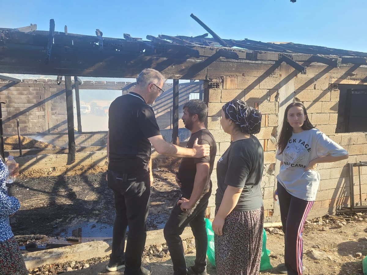 BAŞKAN USTAOĞLU’NDAN AHIRI YANAN AİLEYE ZİYARET - Görsel 3