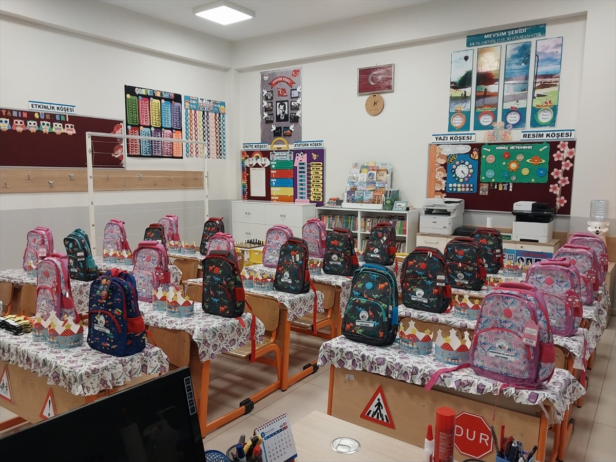 Karapınar'da 900 birinci sınıf öğrencisine kırtasiye desteği - Görsel 5