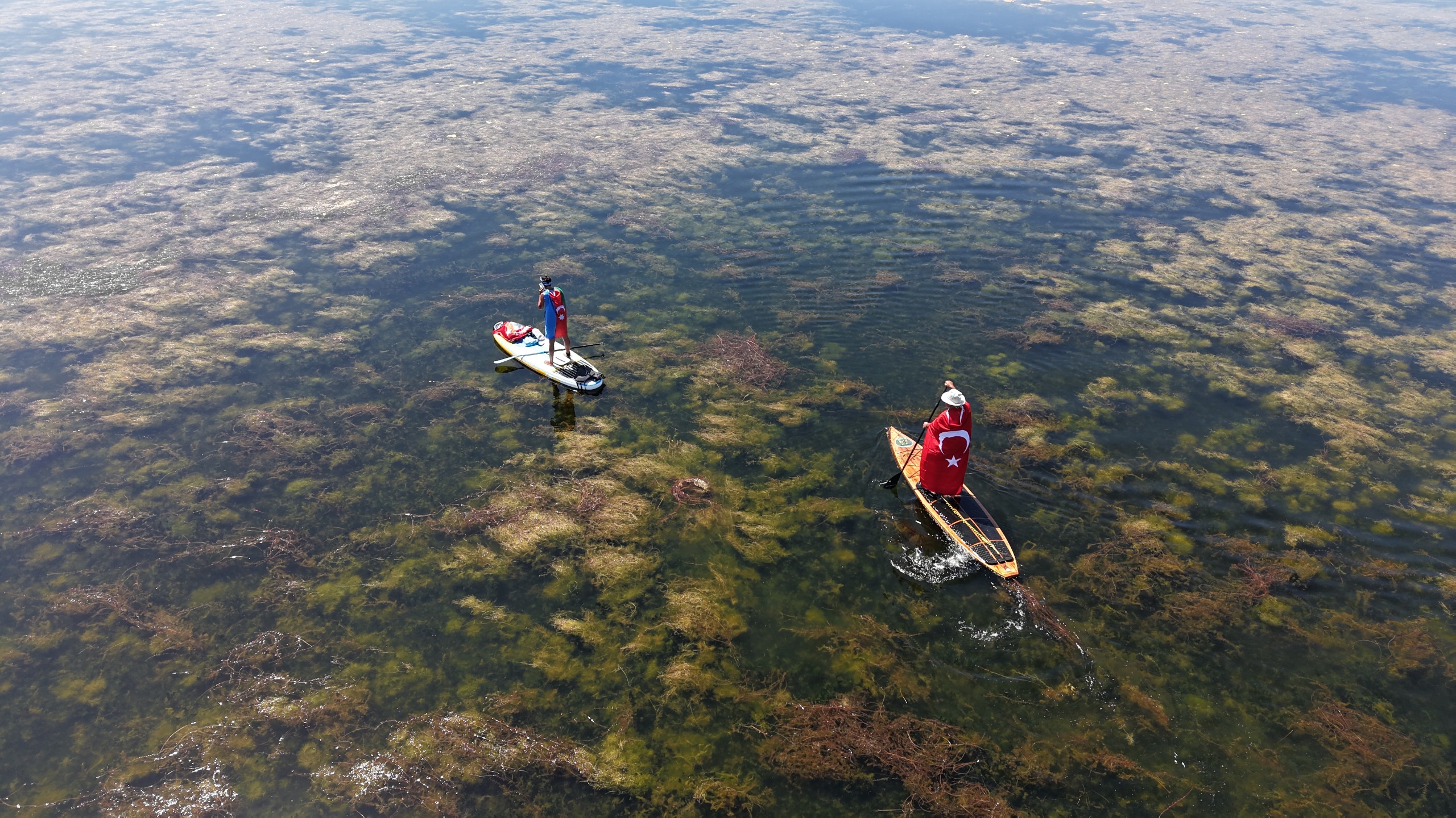 ‘İki devlet bir can Türkiye-Azerbaycan’ sloganıyla Beyşehir Gölü için kürek çektiler - Görsel 1