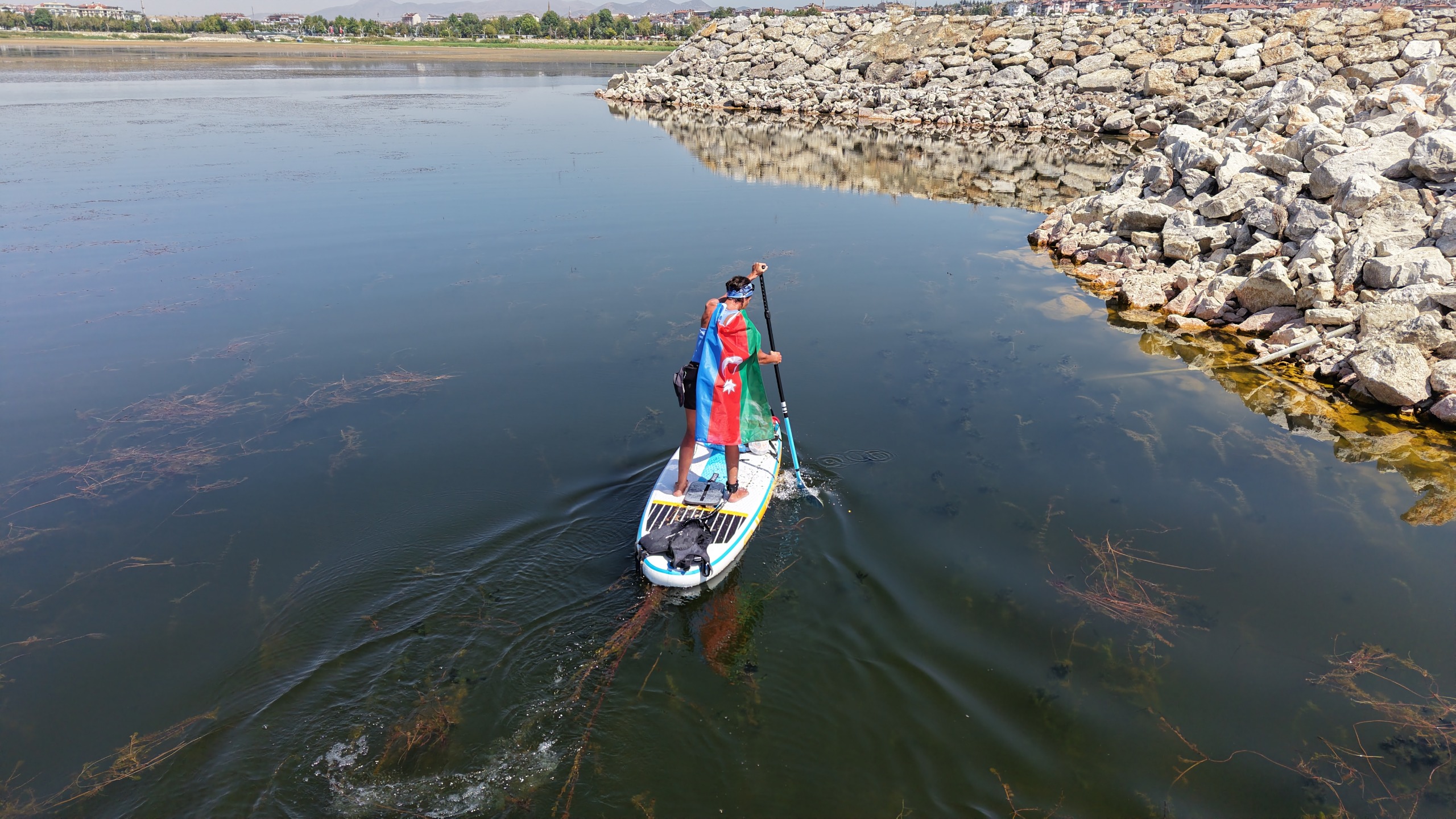 ‘İki devlet bir can Türkiye-Azerbaycan’ sloganıyla Beyşehir Gölü için kürek çektiler - Görsel 4