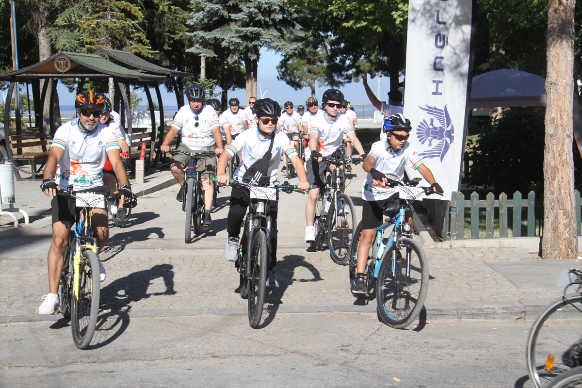 KONYA - Beyşehir Gölü kenarında düzenlenen bisiklet festivali başladı - Görsel 2