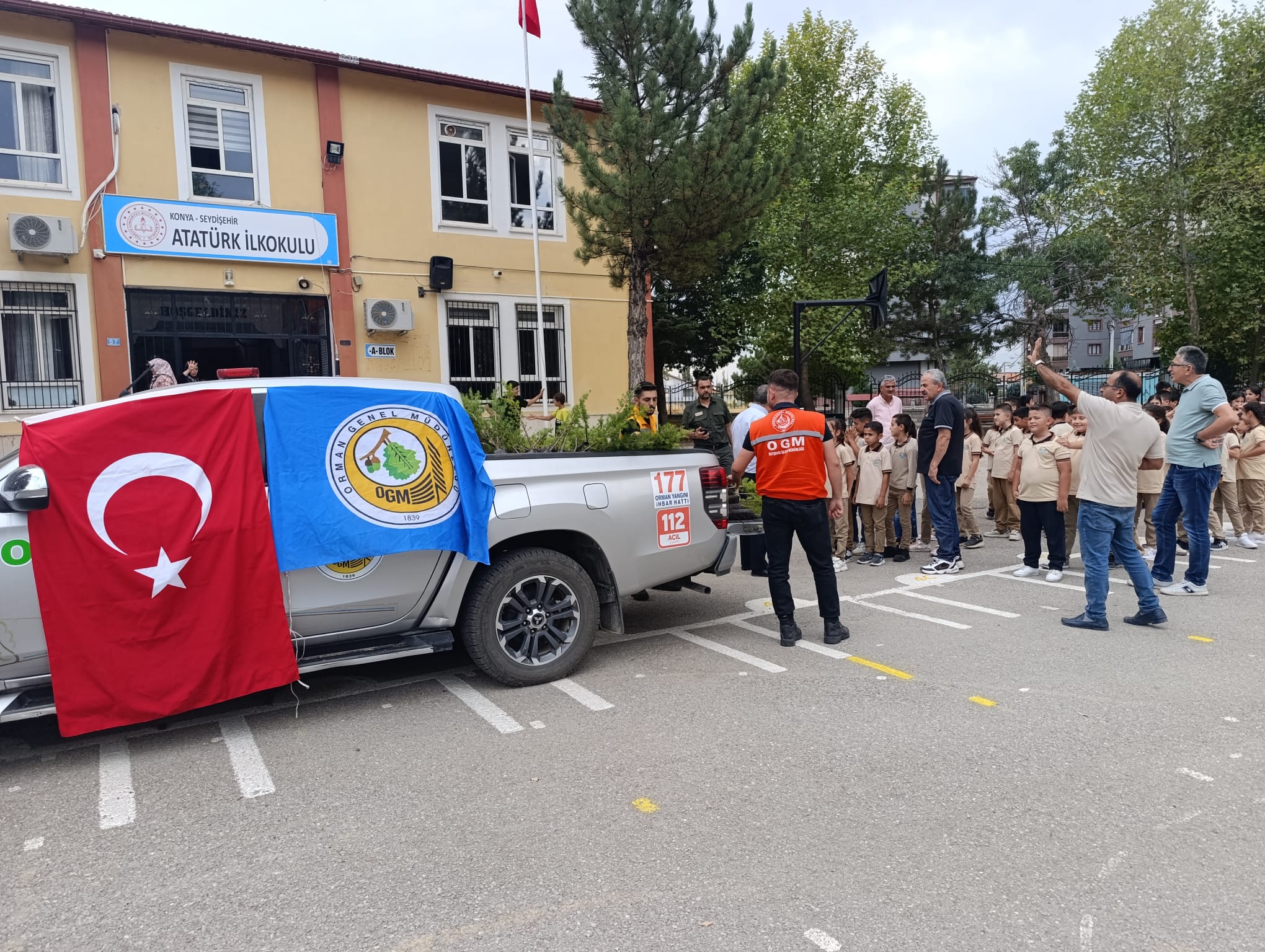 Seydişehir Atatürk İlkokulu'ndan Anlamlı Etkinlik: "Her Çocuk Bir Fidan, İlk Ders Yeşil Vatan" - Görsel 2