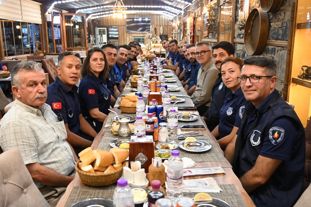 BAŞKAN USTAOĞLU, ZABITA PERSONELİ İLE BULUŞTU - Görsel 1