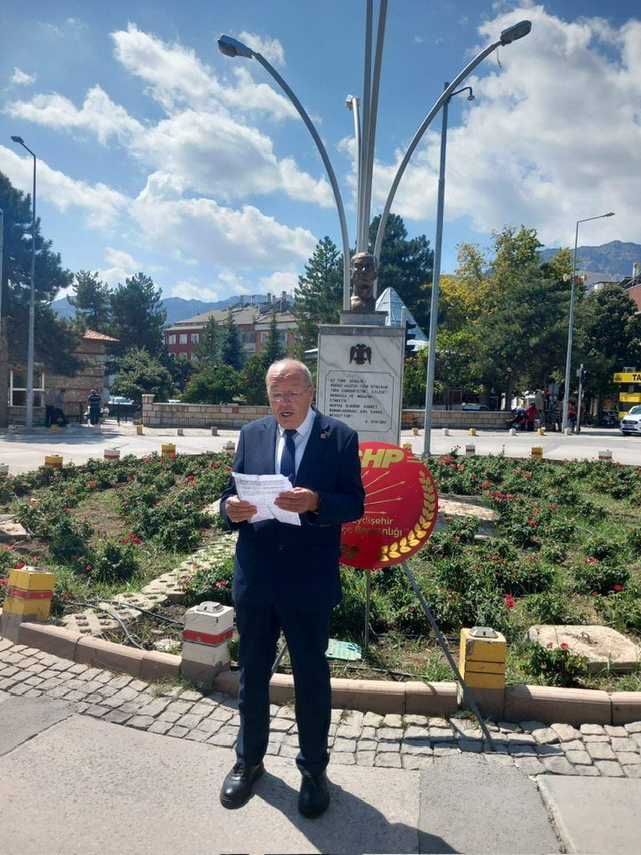 İLÇE   BAŞKANI ORHAN ÖZELDEN CHP’nin KURULUŞUNUN 102. YILI BASIN AÇIKLAMASI - Görsel 1