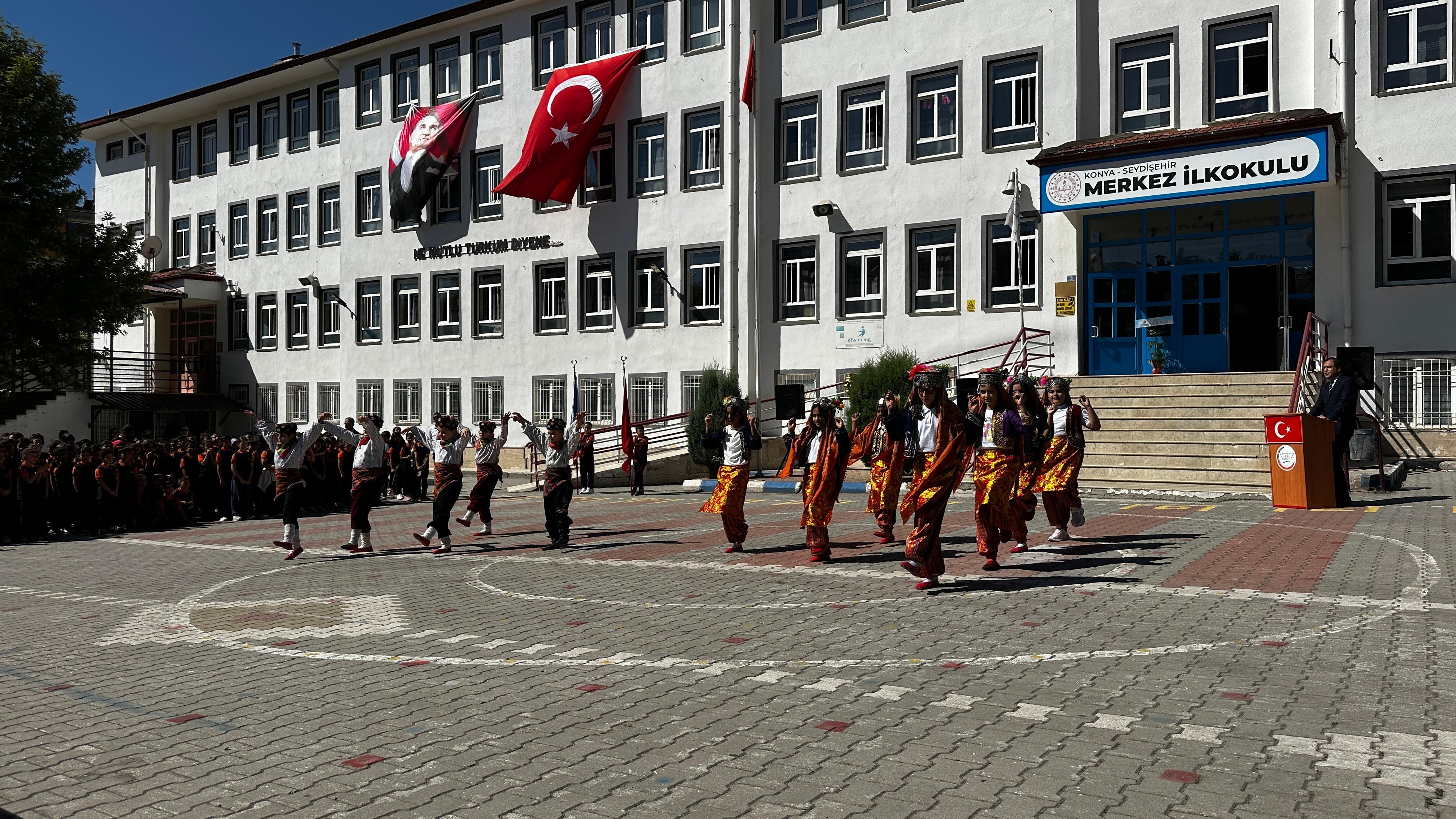 Seydişehir’de 2025-2026 Eğitim Öğretim Yılı İlköğretim Haftası Törenle Kutlandı - Görsel 6