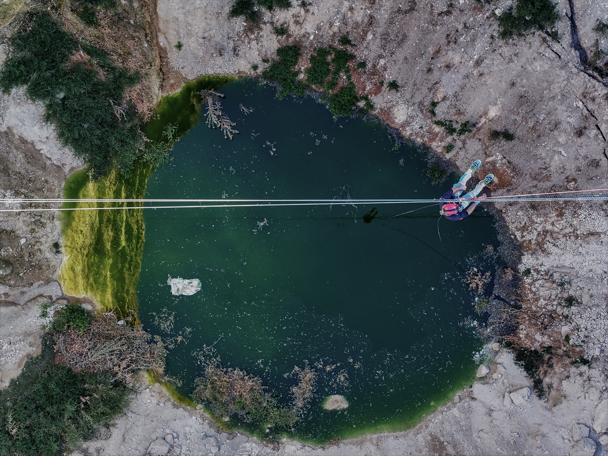  Dağcılar Konya'da  Kuraklığın Tehlikesine Dikkat Çekmek İçin Obruğa İndi - Görsel 6