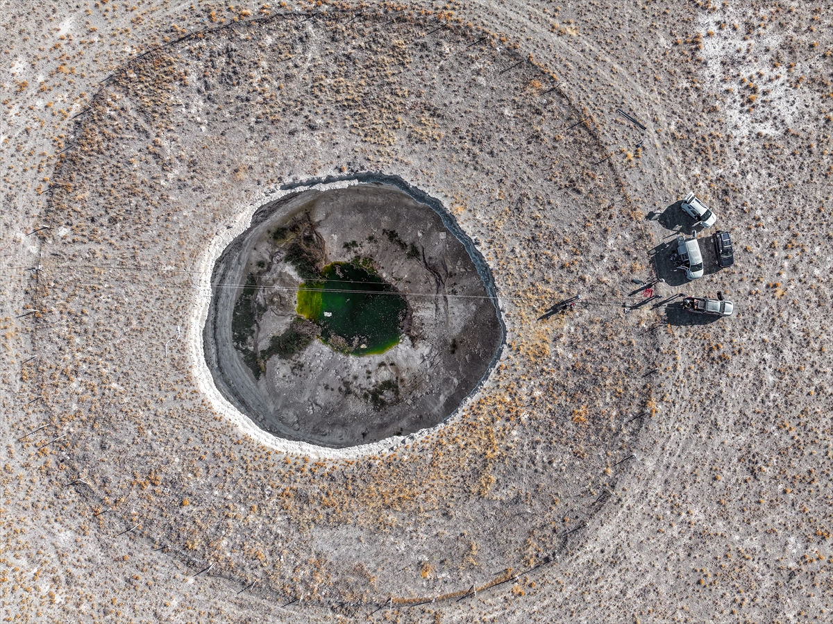  Dağcılar Konya'da  Kuraklığın Tehlikesine Dikkat Çekmek İçin Obruğa İndi - Görsel 17
