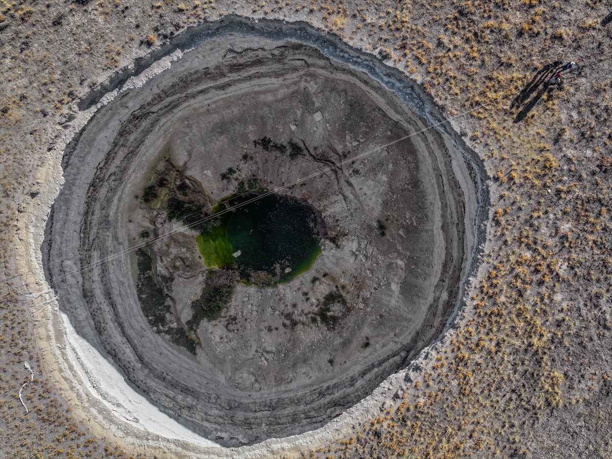  Dağcılar Konya'da  Kuraklığın Tehlikesine Dikkat Çekmek İçin Obruğa İndi - Görsel 18