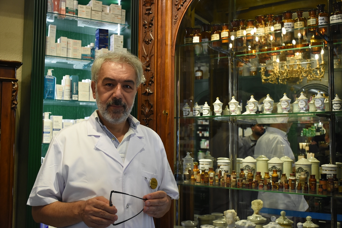 Konya'da bir eczacı, mesleğiyle ilgili binlerce parçadan oluşan koleksiyon oluşturdu - Görsel 1
