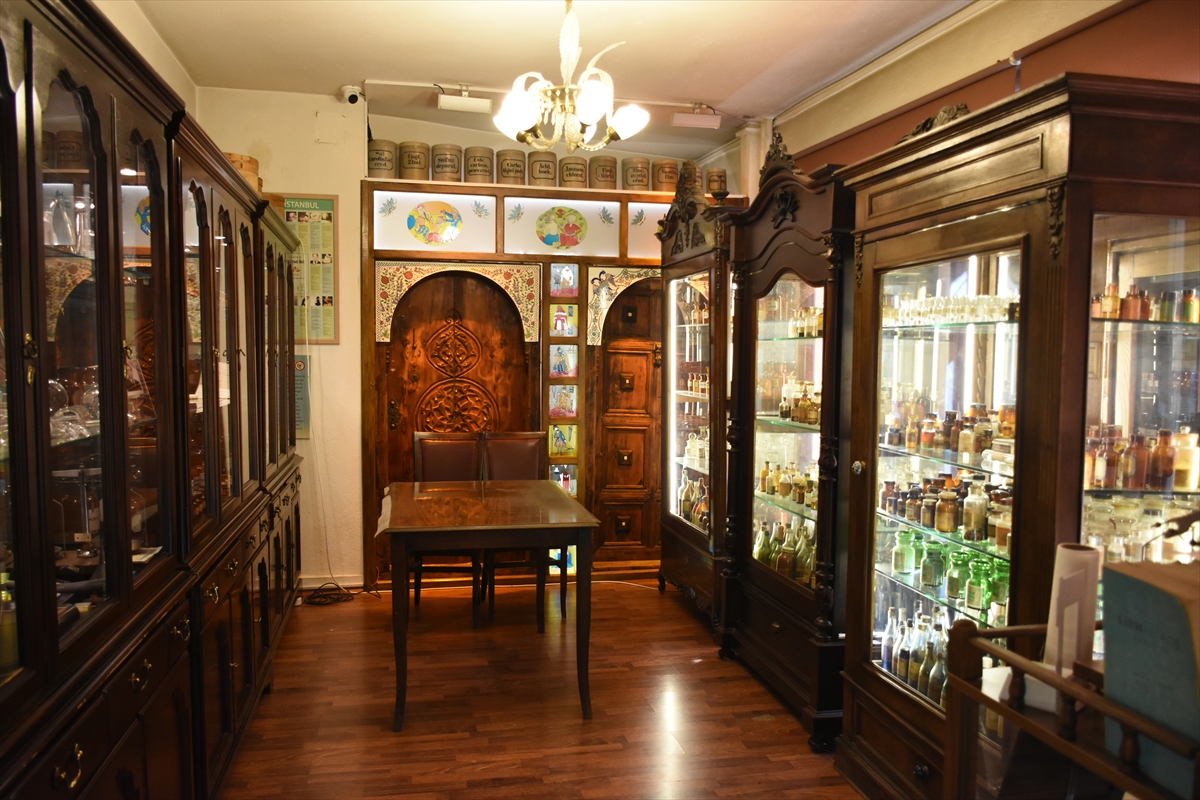 Konya'da bir eczacı, mesleğiyle ilgili binlerce parçadan oluşan koleksiyon oluşturdu - Görsel 5