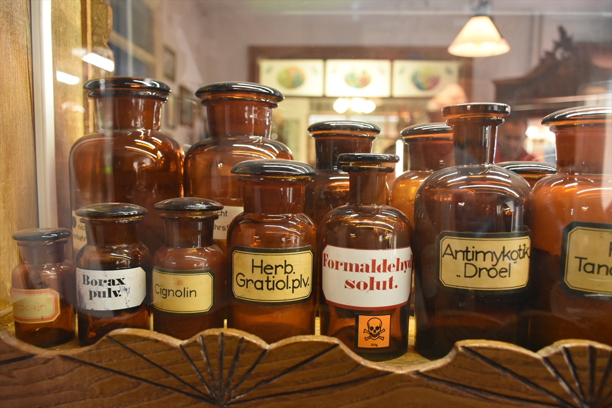 Konya'da bir eczacı, mesleğiyle ilgili binlerce parçadan oluşan koleksiyon oluşturdu - Görsel 9