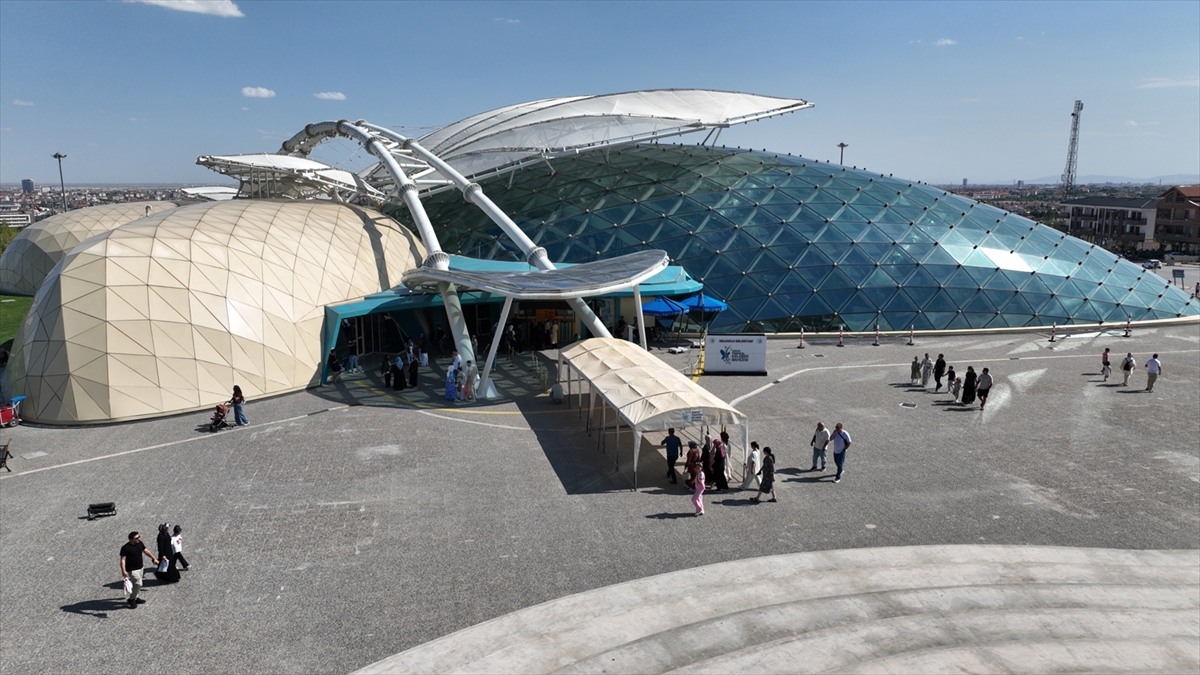 Konya Tropikal Kelebek Bahçesi yaz döneminde 272 bin ziyaretçiyi ağırladı - Görsel 1