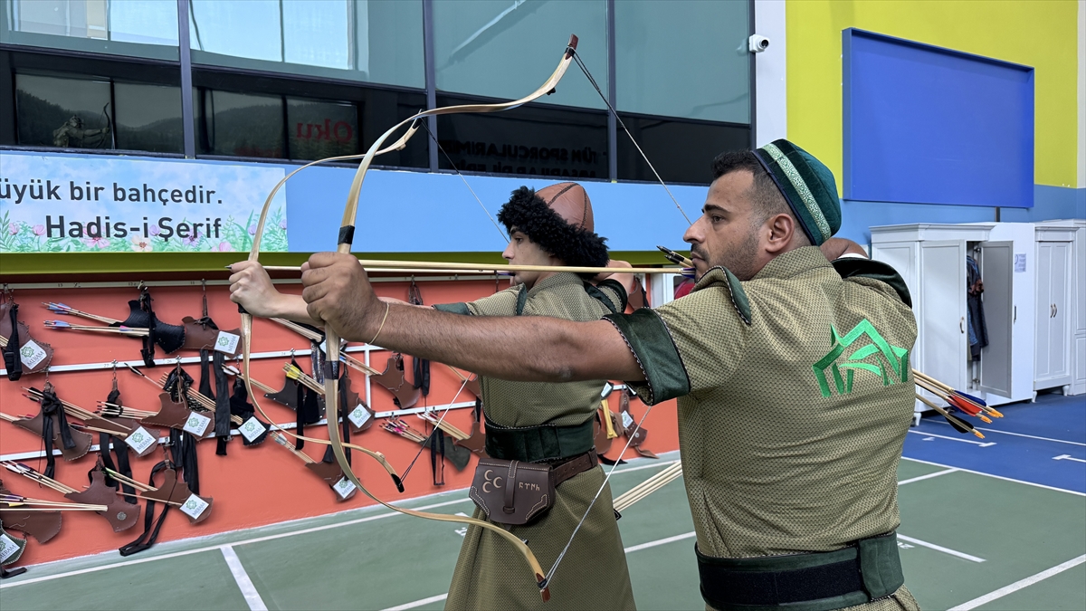 Doktor tavsiyesiyle başladığı okçulukta altın madalyaya uzandı - Görsel 3