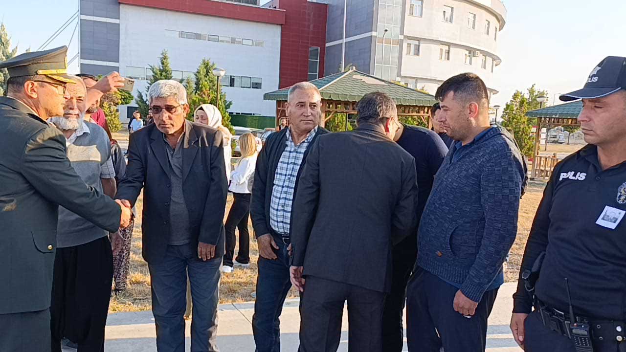 Konya'da Görevi başında kalp krizi sonucu  şehit olan uzman çavuş memleketine  gönderildi - Görsel 4