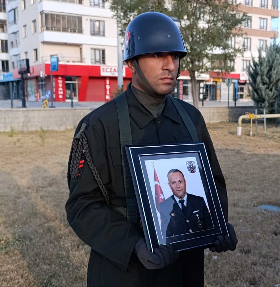 Konya'da Görevi başında kalp krizi sonucu  şehit olan uzman çavuş memleketine  gönderildi - Görsel 7