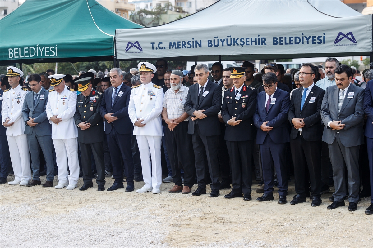 Şehit Piyade Uzman Çavuş Hüseyin Günay'ın cenazesi Mersin'de defnedildi - Görsel 4