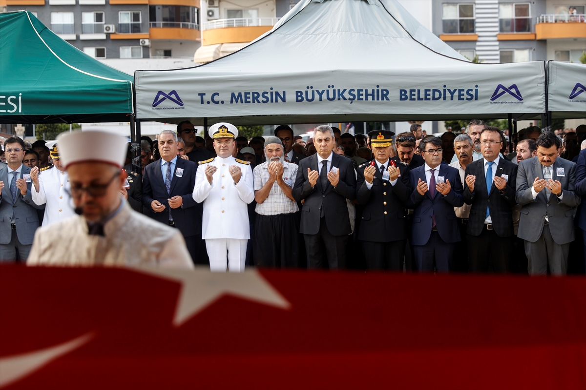 Şehit Piyade Uzman Çavuş Hüseyin Günay'ın cenazesi Mersin'de defnedildi - Görsel 5