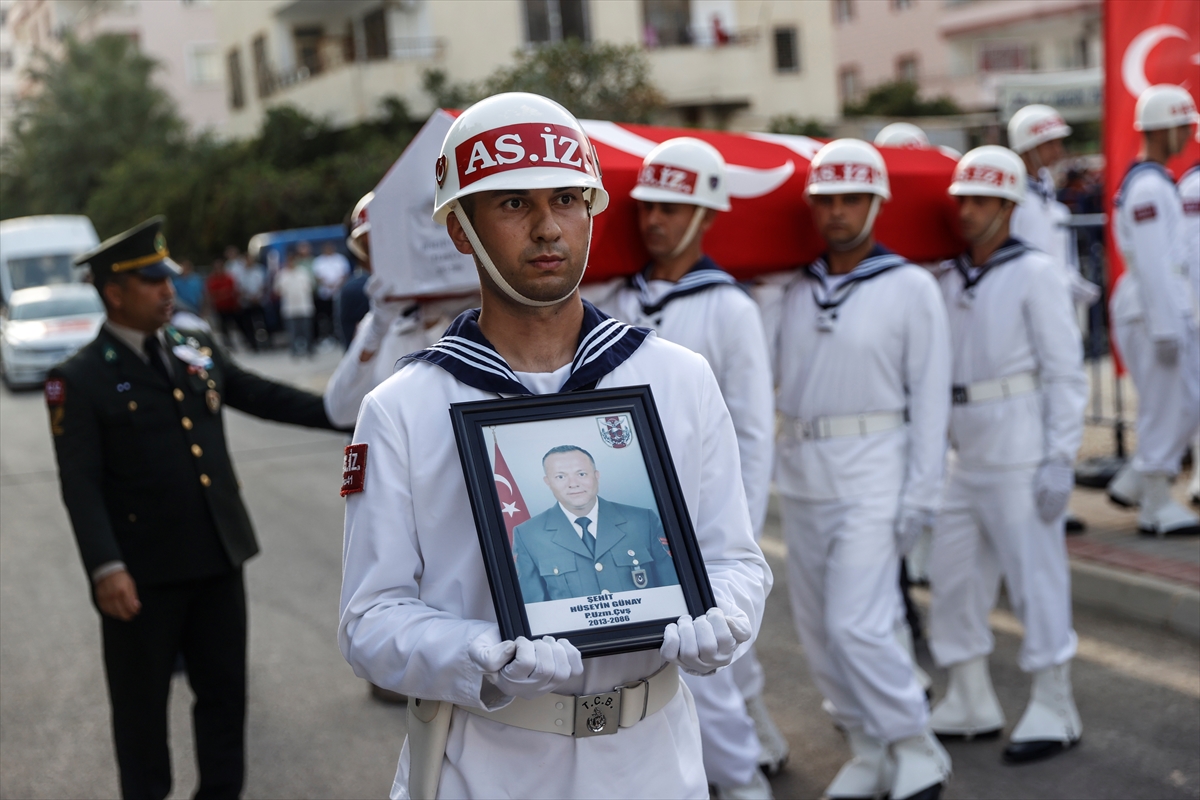 Şehit Piyade Uzman Çavuş Hüseyin Günay'ın cenazesi Mersin'de defnedildi - Görsel 6