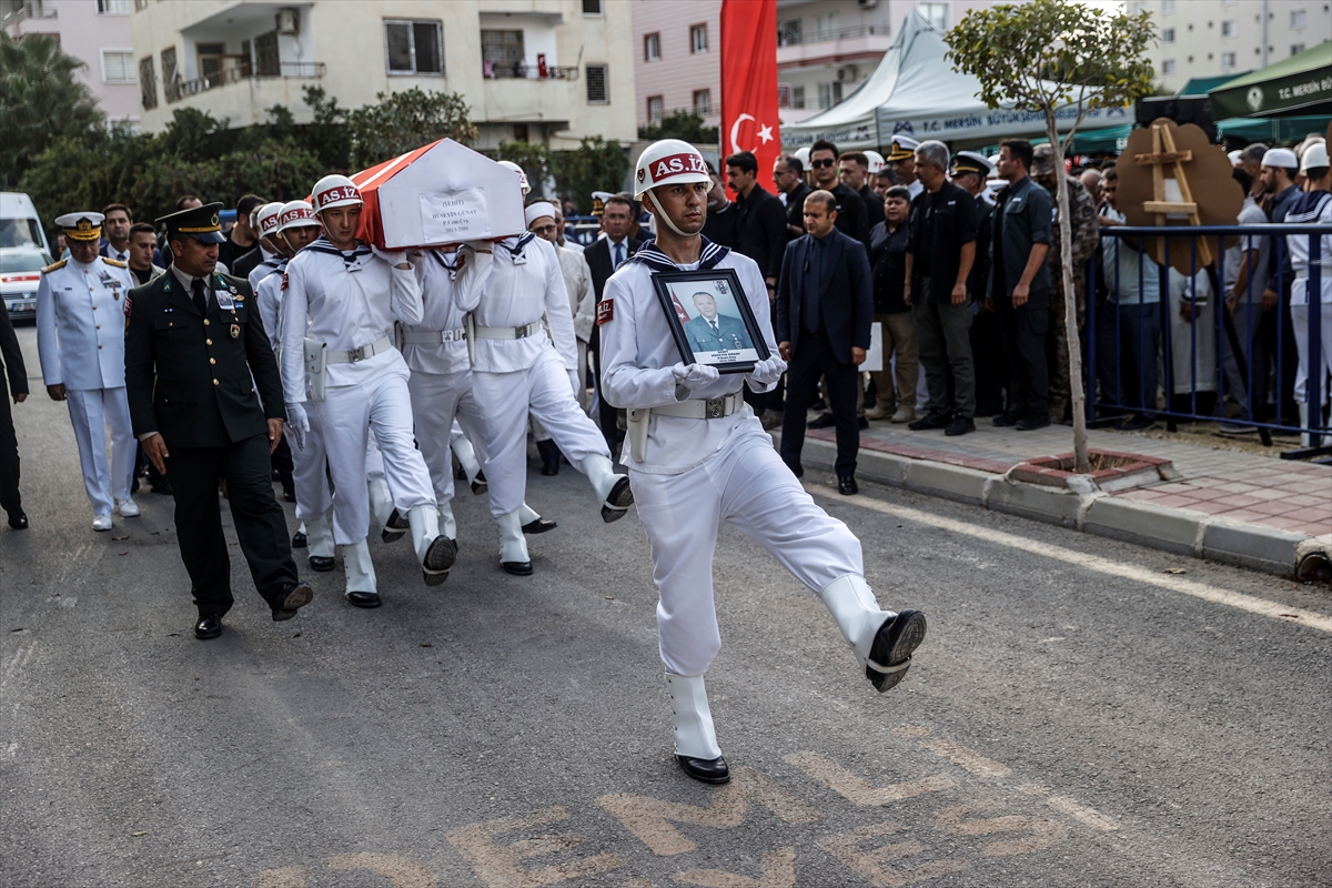 Şehit Piyade Uzman Çavuş Hüseyin Günay'ın cenazesi Mersin'de defnedildi - Görsel 7