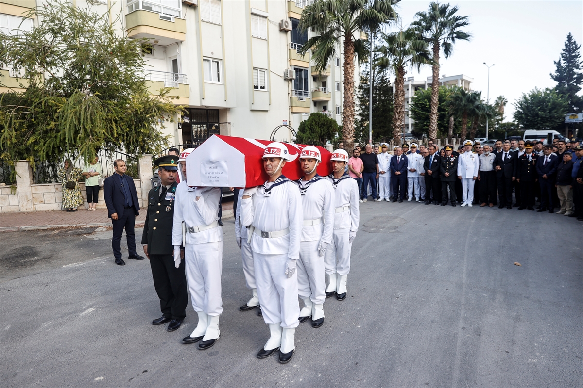 Şehit Piyade Uzman Çavuş Hüseyin Günay'ın cenazesi Mersin'de defnedildi - Görsel 10