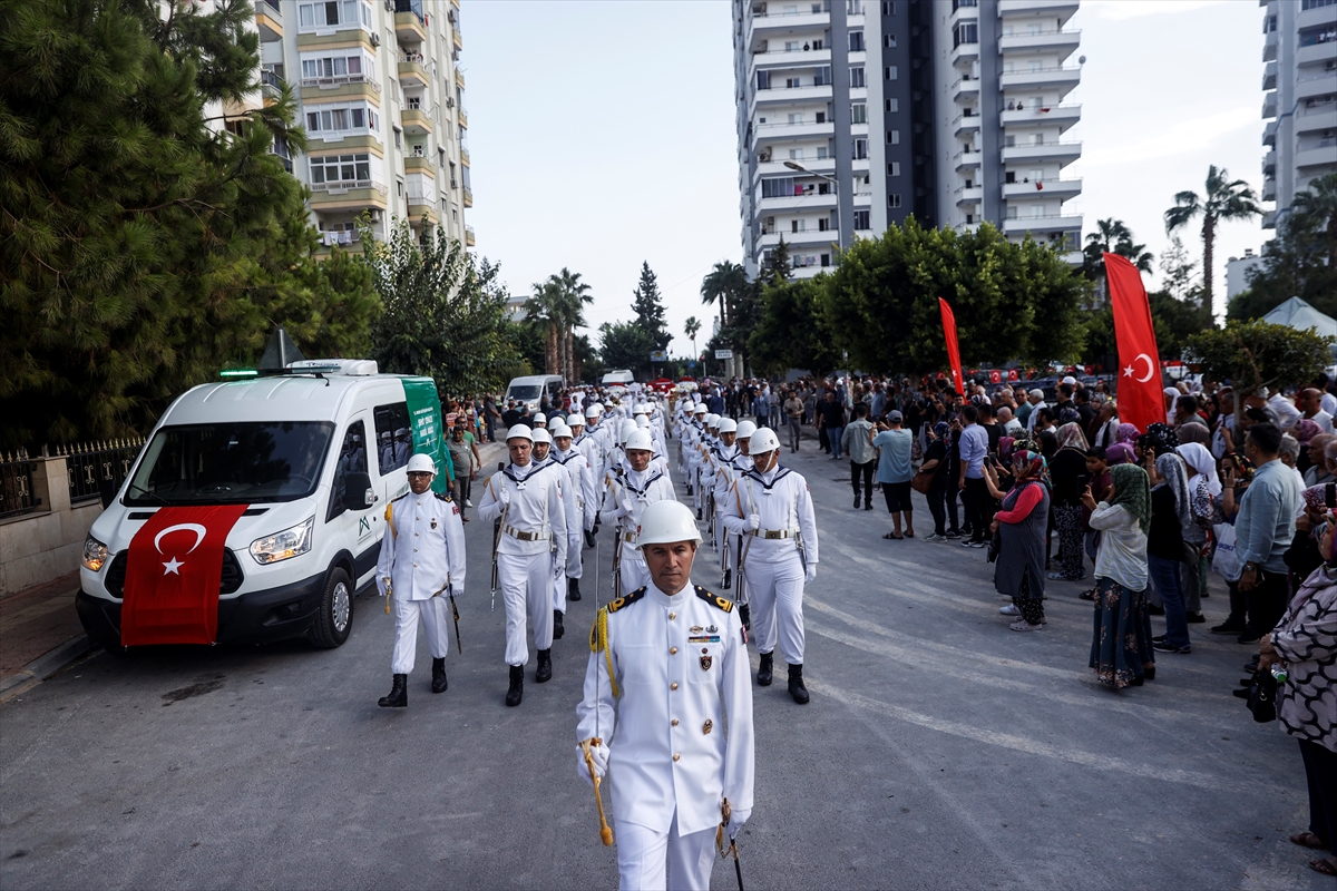 Şehit Piyade Uzman Çavuş Hüseyin Günay'ın cenazesi Mersin'de defnedildi - Görsel 11