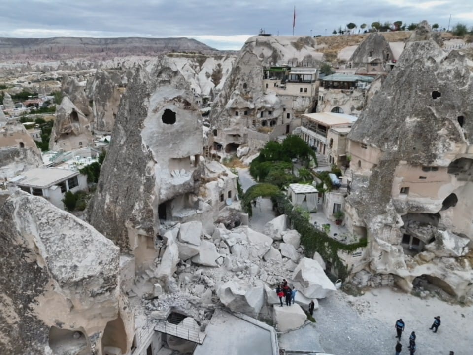 Kapadokya’da peribacasının bir kısmı yıkıldı - Görsel 2