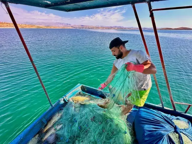 Denizi olmayan ilde balıkçılıktan aylık 200 bin TL kazanıyor - Görsel 1