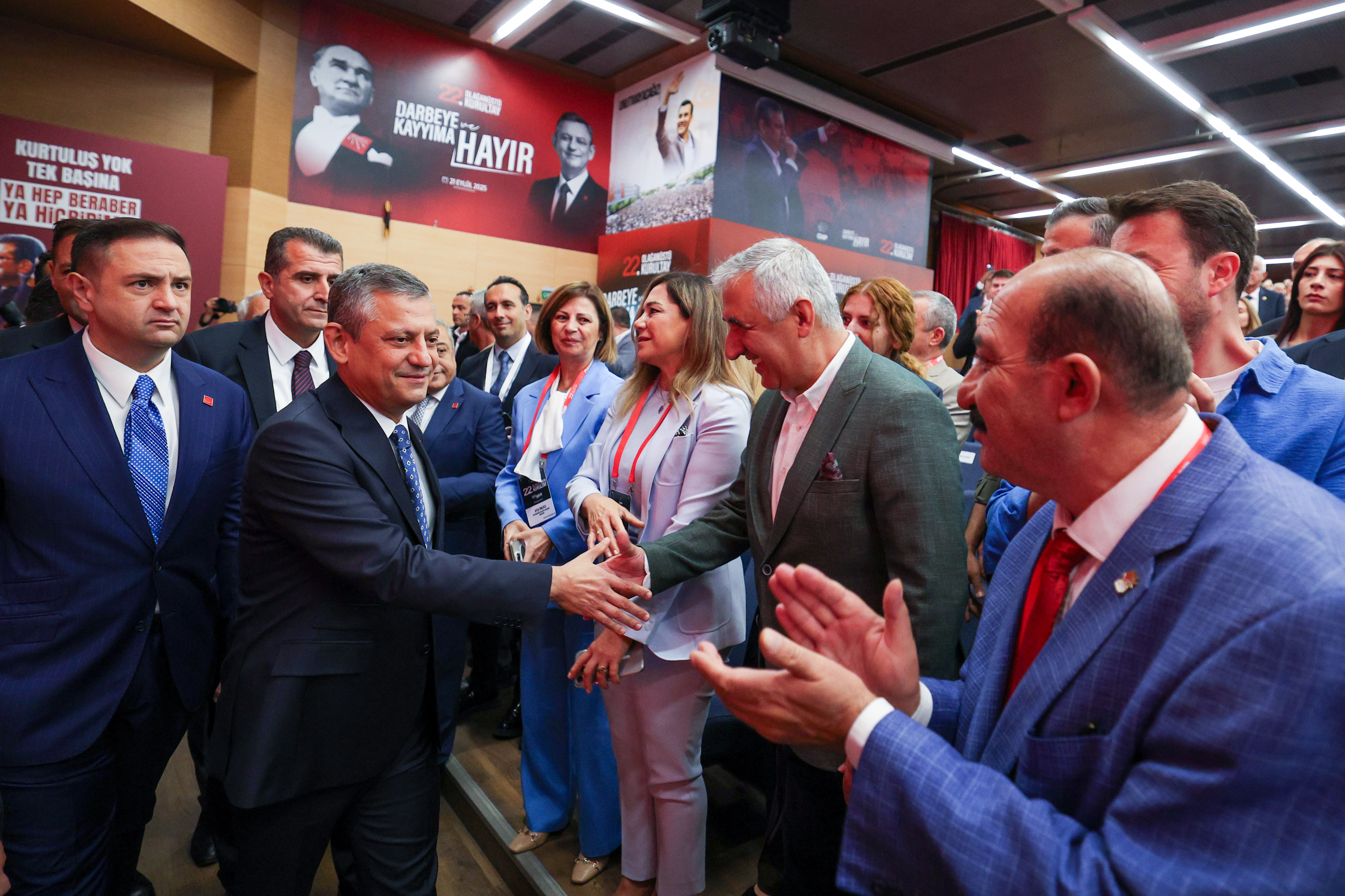 Ankara- Özgür Özel, yeniden genel başkan seçildi  - Görsel 1