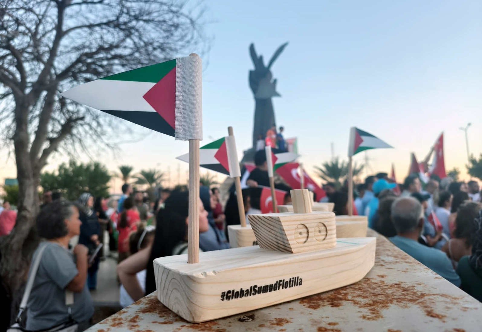 Mersin'de 'Küresel Sumud Filosu' selamlandı - Görsel 4