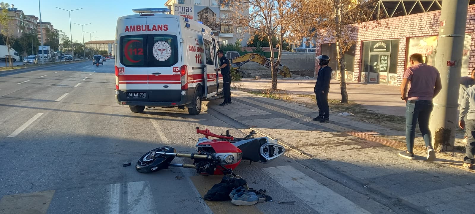 Aksaray - Doktorun kazayı görüp müdahale ettiği yaralı, aynı hastanede çalıştığı hemşire çıktı - Görsel 2